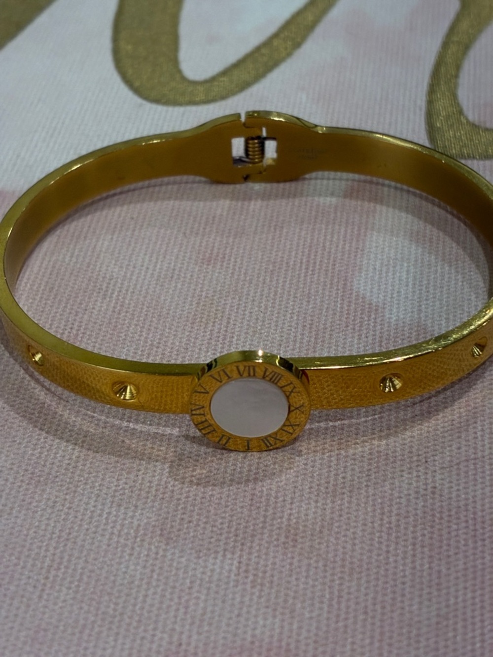 Stainless Steel Gold Plated Roman Numeral Hinge Bracelet Mother Of Pearl Center